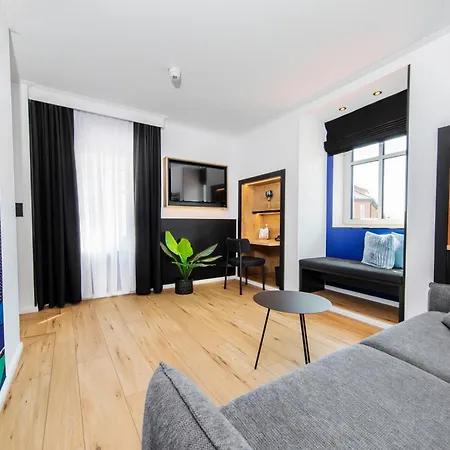 Frida & Cafe 酒店 *